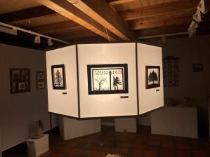 Laterne mit Werken von Hans Rüdin